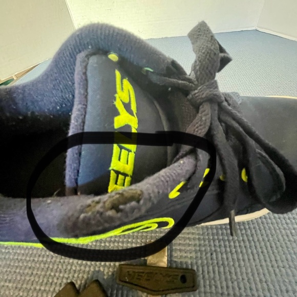 Heelys roller skate shoes - Picture 9 of 9